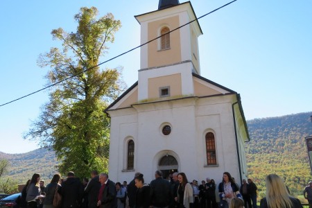 Slavlje suzaštitnice sela Svete Terezije Avilske u Bužim dovelo brojne raseljene Bužimce