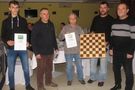 Goran Tomljanović iz Senja osvojio memorijalni šahovski Božićni turnir