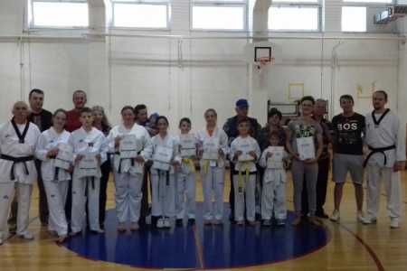 Od danas devet članova taekwondo kluba Lički Osik ima školske pojaseve!!!