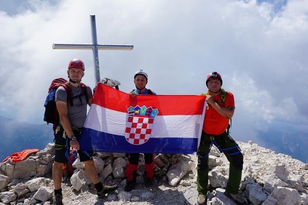 BRAVO za otočke visokogorce: U 24 sata kroz tri države na opasni vrh Jof di Montasio
