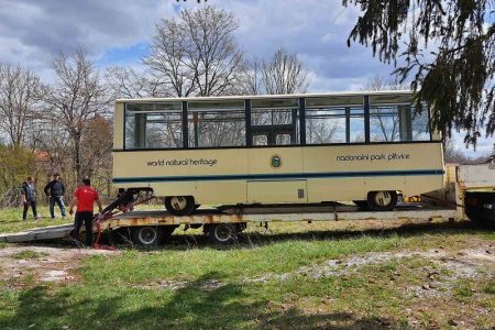 POHVALNO: Nacionalni park Plitvička Jezera Parku prirode Velebit donirao turistički vlak
