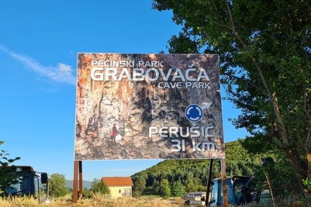 Turistička zajednica Perušić postavlja novu smeđu signalizaciju