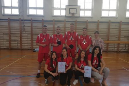 Ekipa Strukovne škole Gospić županijski prvak u stolnom tenisu!!! Idu na državno prvenstvo!