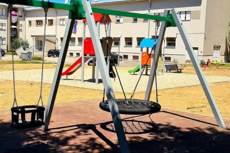 Sigurnost je najvažnija: uklonjena nesigurna dječja igrala u Ličkom Osiku