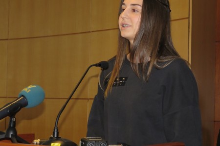Lorena Bašić pokazala skupštinarima kako se s malo riječi može puno reći