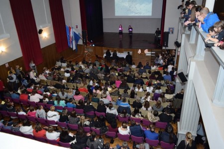 U ponedjeljak priredba”Najljepši glas za Pčelice”.Obavezno dođite!!!