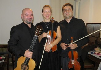 Dvije violine, gitara i koncert za pamćenje!!!