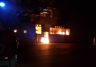 Požar u reciklažnom centru u Metisu: 19 vatrogasaca na terenu, sanacija će potrajati