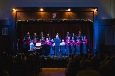 Jubilarni Božićni koncert gradskog zbora “Vila Velebita”