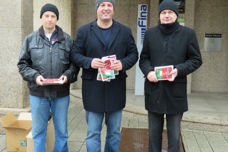 TUŽNO: SDP-ovci dijelili božićnu pšenicu, građani ih uglavnom izbjegavali!!!