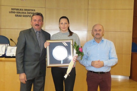 Košarkašica Adrijana Došen i rukometaš Ivan Jelić najbolji sportaši Gospića!!!