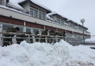 Hrvatska vojska opet oslobađa Liku! Ovoga puta od snijega!!!