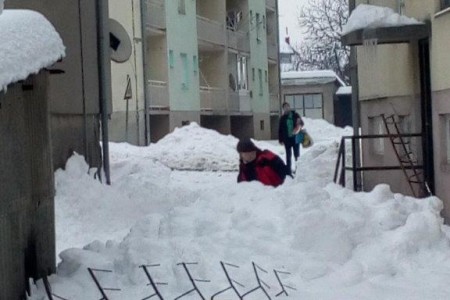 Nakon snježnog nevremena u Gospiću tragedija spriječena, a odšteta???