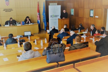 U Gospiću predstavljen Centar za gospodarenje otpadom Biljane Donje iz Zadarske županije. On će biti temelj gospodarenja otpadom Gospića,Novalje,Karlobaga,Perušića,Donjeg Lapca,Udbine i Lovinca