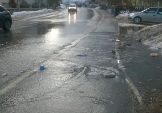 Topi se snijeg, vode bujaju. Oprez u Zagrebačkoj ulici u Gospiću!!!