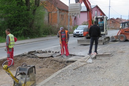 Čitatelj iz Bilajske ulice upozorava da je ta ulica i dalje opasna za pješake