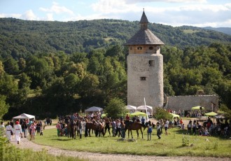 Plitvičke doline drugi put udahnule dušu povijesnoj kuli – turisti prezadovoljni pričom!