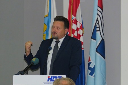 Lovro Kuščević pozvao članove HDZ-a kojima se prijeti i ucjenjuje ih se, da to obavezno prijave u središnjicu stranke