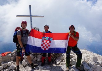 BRAVO za otočke visokogorce: U 24 sata kroz tri države na opasni vrh Jof di Montasio