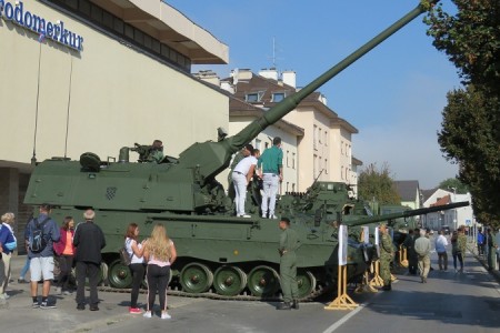 Na Trgu Stjepana Radića u Gospiću traje  obilježavanje akcije “Medački džep”