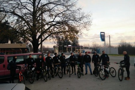 Članovi Biciklističkog kluba “Crna Kraljica” jutros krenuli prema Gradu heroju