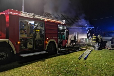 Gospićki vatrogasci intervenirali na požaru gospodarske zgrade u Mušaluku