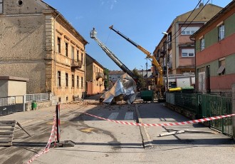 Sanacija štete nastale od vjetra na objektu kod Srednje škole u Otočcu