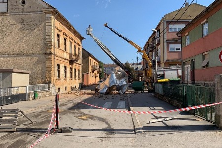 Sanacija štete nastale od vjetra na objektu kod Srednje škole u Otočcu