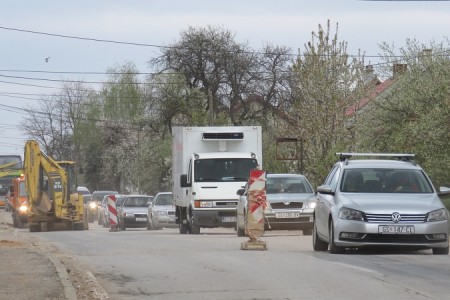 Ne nasjedajte na dezinformacije: radovi u Budačkoj ulici u Gospiću ne samo da nisu zaustavljeni već se odvijaju sukladno planovima i rokovima