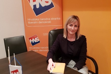 I dalje traje neizvjesnost u Hrvatskoj narodnoj stranci u Gospiću, Dea Grivičić podnijela ostavku na mjesto povjerenika