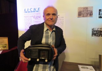 U Pučkom otvorenom učilištu u Gospiću otvorena izložba starih radio aparata