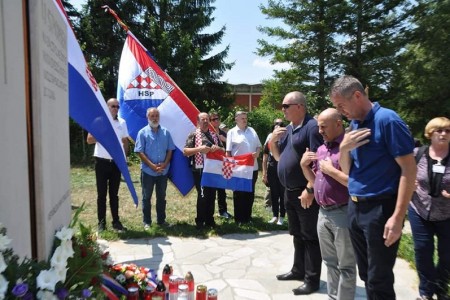 Predsjednik HSP-a Karlo Stračević iz Boričevca poručio: “Potomci zločinaca moraju se ispričati i pokajati zbog učinjenog genocida nad Hrvatima…!”