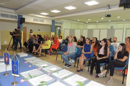 Dodijeljene diplome polaznicima osposobljavanja u sklopu projekta Odškrinimo vrata zapošljavanju