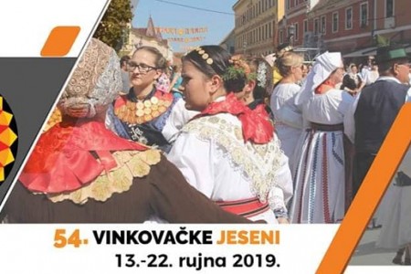 HKUD Široka Kula danas predstavlja Ličko-senjsku županiju na Smotri folklora na Vinkovačkim jesenima