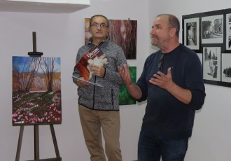 U galeriji LU u Gospiću predstavlja se Anton Orzes, slikar  za kojega je umjetnost putovanje