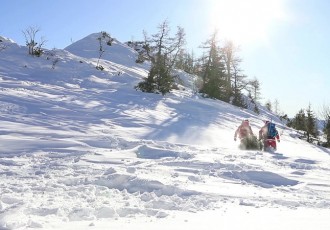 Lijepa božićna priča: Piršljin i Krznarić okitili jelku na vrhu Alpa!