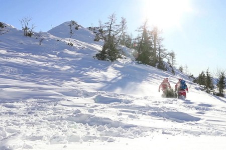 Lijepa božićna priča: Piršljin i Krznarić okitili jelku na vrhu Alpa!