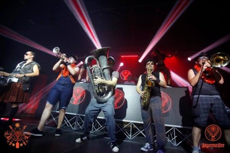 Večeras u The Highlander′s pubu u Gospiću ne propustite Jägermeister party uz hostese i DAS BRASS BAND