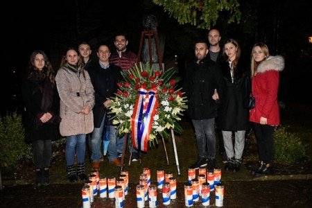 Članstvo HDZ-a Gospića odalo počast predsjedniku Tuđmanu