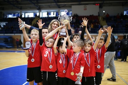 Mali medo i u svom 13. izdanju okupio veliki broj mladih rukometaša i oduševio sve prisutne