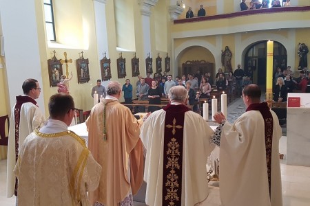 20. obljetnica biskupije Gospićko-senjske i 4. obljetnica biskupstva Zdenka Križića proslavljena u Gospićkoj katedrali