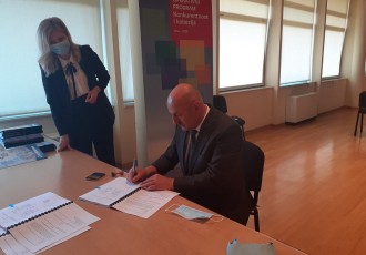 Gradonačelnik Karlo Starčević potpisao Ugovor vrijedan  gotovo 99 milijuna kuna za  implementaciju  širokopojasnog interneta