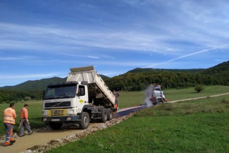 RADI SE: Grad Gospić asfaltirao četiri kilometra makadamskih cesta