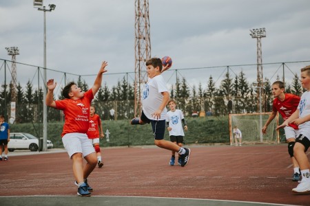 Mladi gospićki rukometaši ugostili prijatelje iz Slunja i Zadra