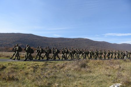Buduće vođe Hrvatske vojske na završnoj hodnji do Knina