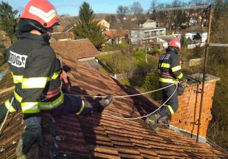 HEROJI: lički vatrogasci saniraju objekte na potresom pogođenom području, dvojica su ozlijeđena