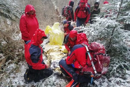 BRAVO: Gospićki gorski spašavatelji i danas spašavaju ljude po Velebitu!!!