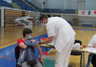 U subotu u sportskoj dvorani u Gospiću od 9 do 13 sati cijepljenje protiv COVID-19