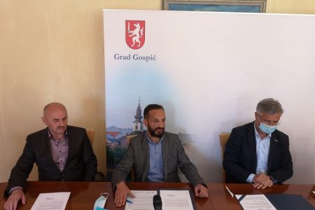 Komunalac Gospić bogatiji za dva vrijedna komunalna vozila