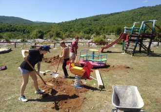 Dječje igralište na Grabovači obogaćeno novim spravama